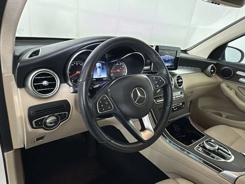 Used 2019 Mercedes-Benz GLC 300 4MATIC image 13