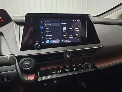 Used 2025 Toyota Prius Plug-In Hybrid image 25