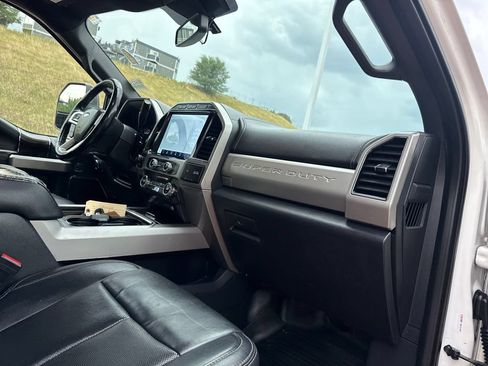 Used 2022 Ford F350 Lariat w/ Black Appearance Package AWD/4WD image 30