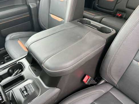Used 2024 GMC Sierra 1500 AT4 w/ Technology Package AWD/4WD image 21
