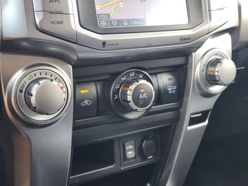 Used 2015 Toyota 4Runner SR5 AWD/4WD image 22