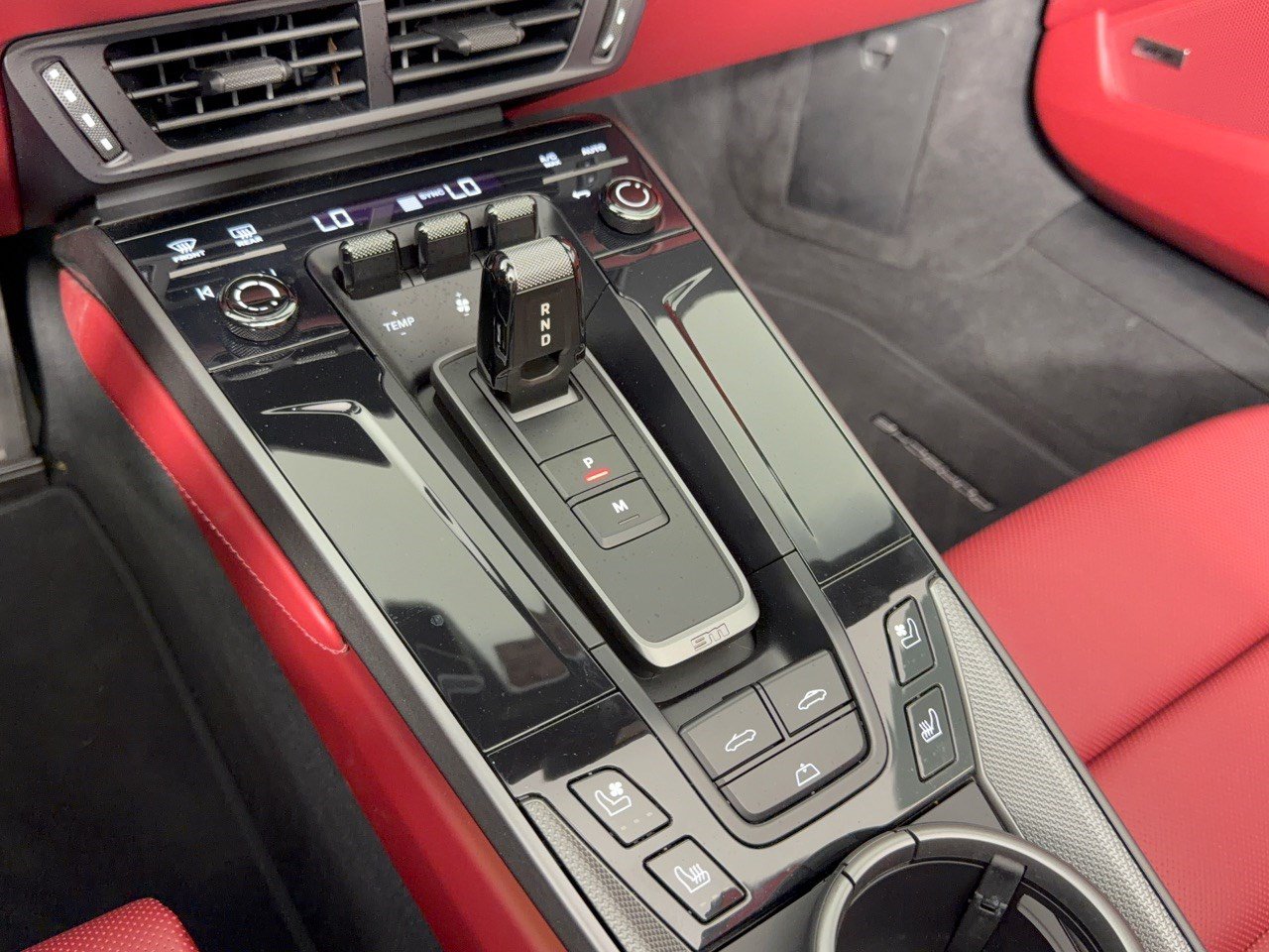 Certified 2025 Porsche 911 Carrera RWD image 21