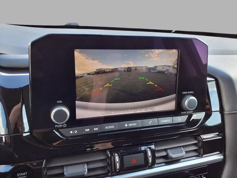 Used 2025 Nissan Pathfinder SV AWD/4WD image 6