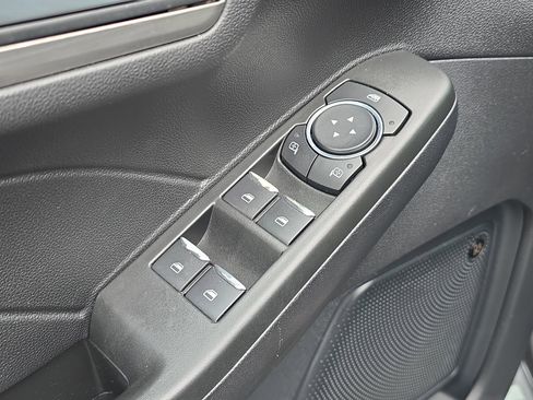 Used 2021 Ford Escape Titanium image 22