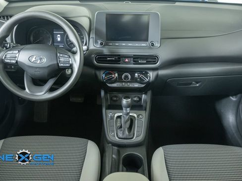 Used 2022 Hyundai Kona SE AWD/4WD image 3