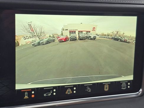 Used 2023 GMC Yukon Denali Ultimate image 15