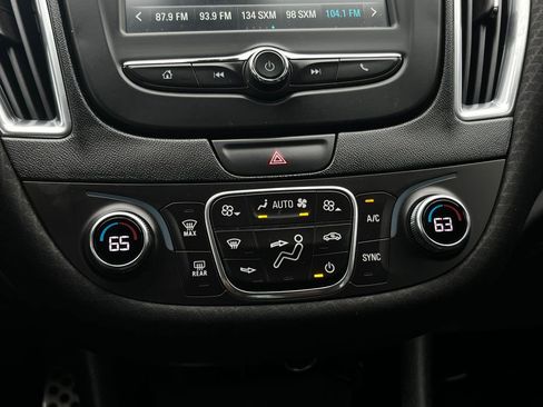 Used 2016 Chevrolet Malibu Hybrid FWD image 18