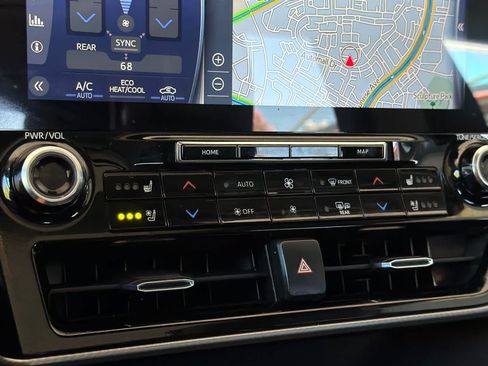 Used 2021 Toyota Highlander Platinum FWD image 23