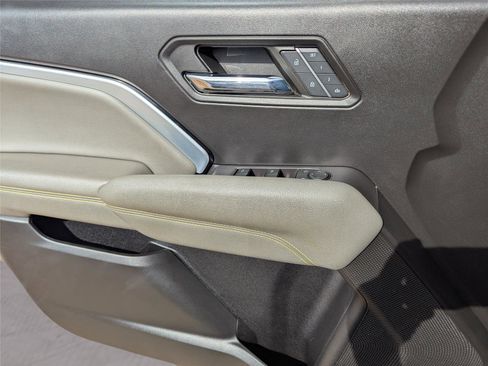 Used 2023 Chevrolet Colorado ZR2 w/ ZR2 Convenience Package III image 19