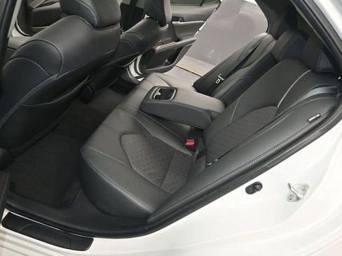 Used 2021 Toyota Camry XSE FWD image 15