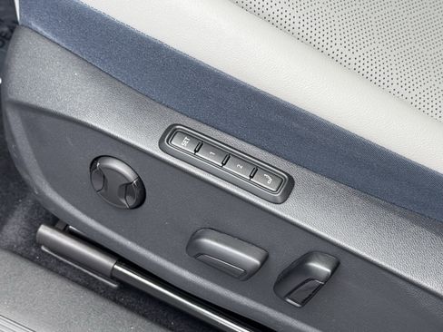 Used 2023 Volkswagen ID.4 Pro S Plus RWD image 18