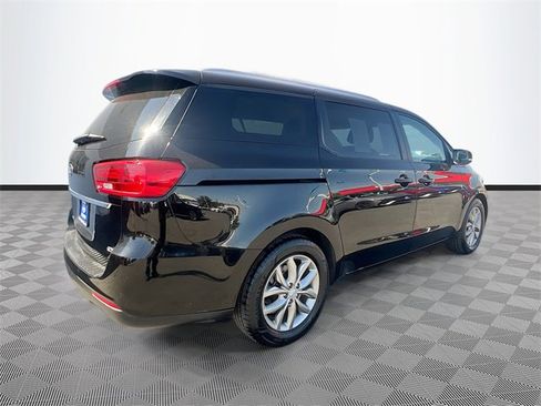 Used 2021 Kia Sedona EX image 7