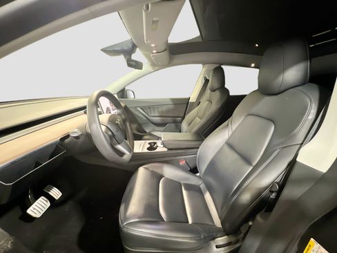 Used 2022 Tesla Model Y Performance image 15