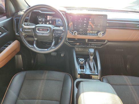 Used 2024 GMC Canyon AT4 w/ Technology Package image 10