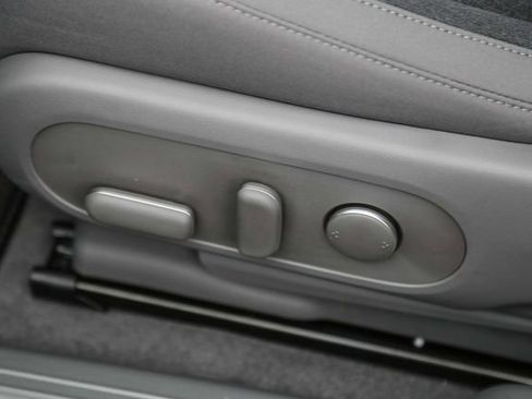 New 2025 Hyundai Ioniq 5 SE image 22