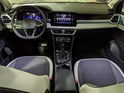 New 2026 Volkswagen Taos SE image 12