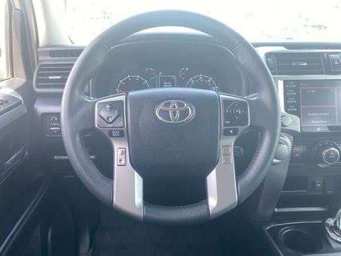 Certified 2022 Toyota 4Runner SR5 AWD/4WD image 14