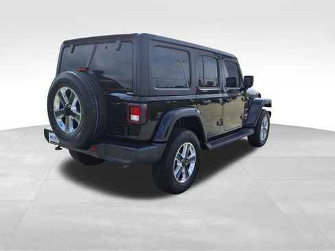 Used 2022 Jeep Wrangler Unlimited Sahara AWD/4WD image 9