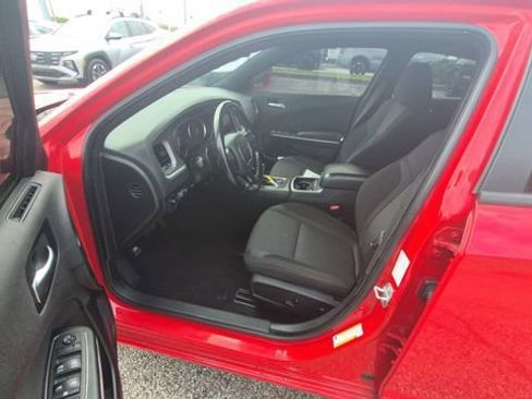 Used 2022 Dodge Charger SXT RWD image 5