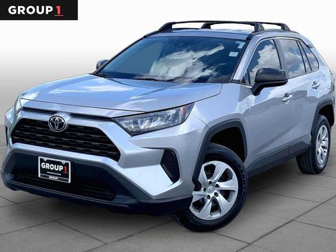 Used 2019 Toyota RAV4 LE FWD image 1
