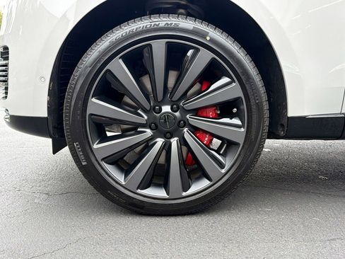 New 2026 Land Rover Range Rover SV AWD/4WD image 13