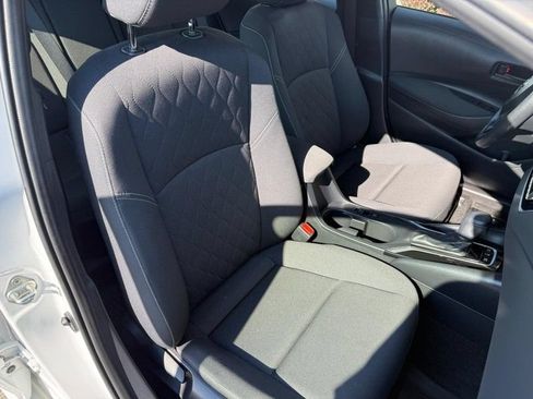 Used 2024 Toyota Corolla LE w/ LE Convenience Package FWD image 11