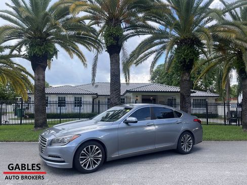 Used 2015 Hyundai Genesis 3.8 image 4