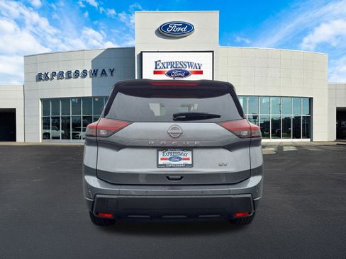 Used 2024 Nissan Rogue SV image 7
