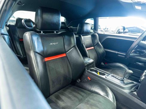 Used 2010 Dodge Challenger SRT8 RWD image 13