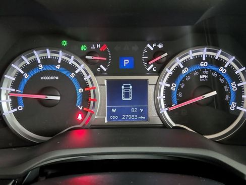 Used 2018 Toyota 4Runner Limited AWD/4WD image 27