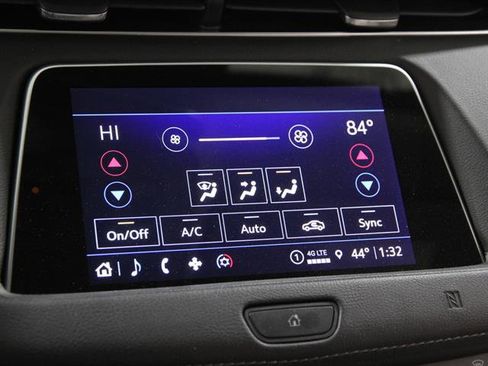 Used 2021 Cadillac XT4 Premium Luxury w/ Cold Weather Package image 12