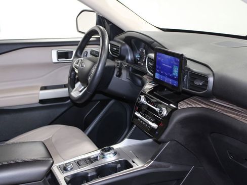 Used 2023 Ford Explorer Limited image 31