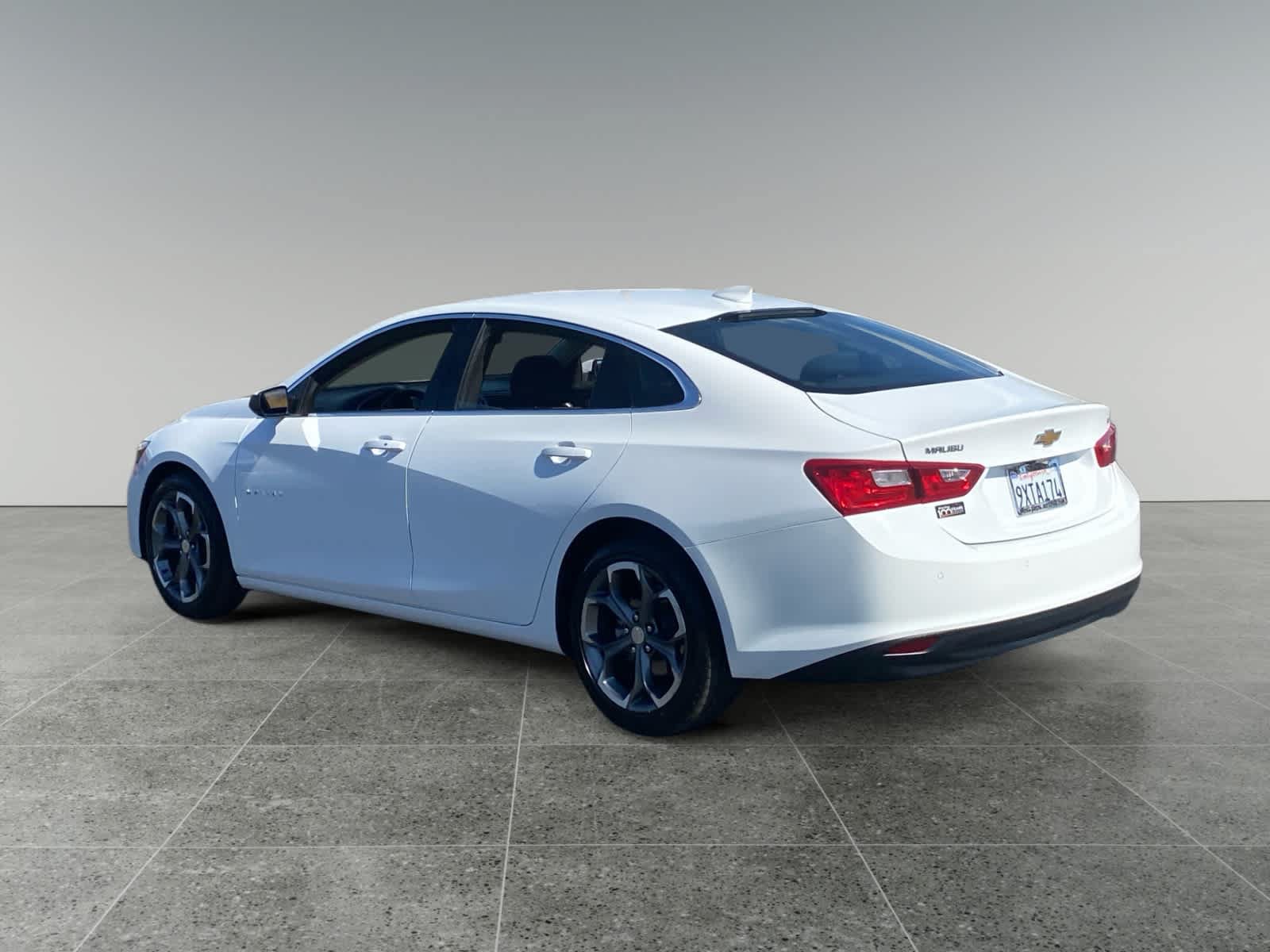 Used 2024 Chevrolet Malibu LT FWD image 3