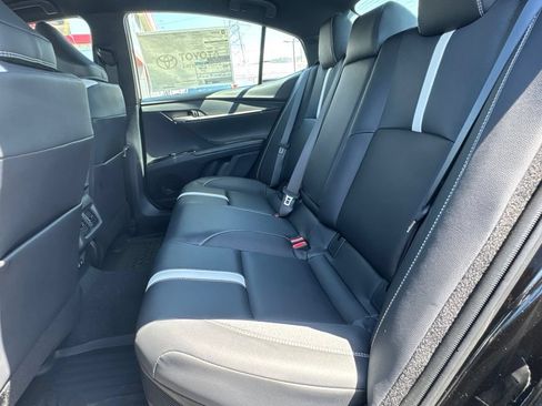 New 2026 Toyota Camry Hybrid FWD image 30