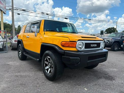 Used 2010 Toyota FJ Cruiser 4WD image 3