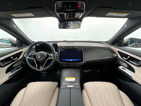 New 2026 Mercedes-Benz E 350 4MATIC Sedan image 9