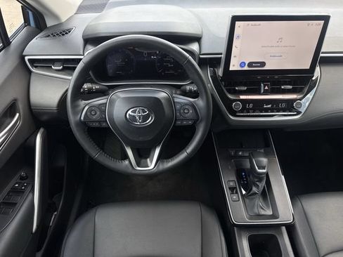 Used 2026 Toyota Corolla Cross XLE AWD/4WD image 12
