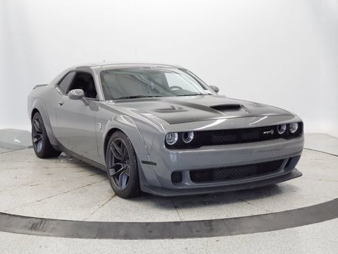 Used 2018 Dodge Challenger SRT Hellcat RWD image 31