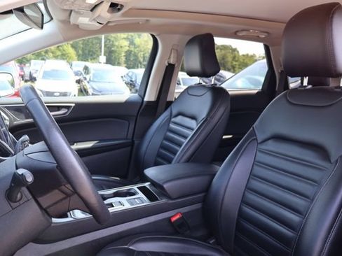 Used 2022 Ford Edge SEL w/ Convenience Package AWD/4WD image 8