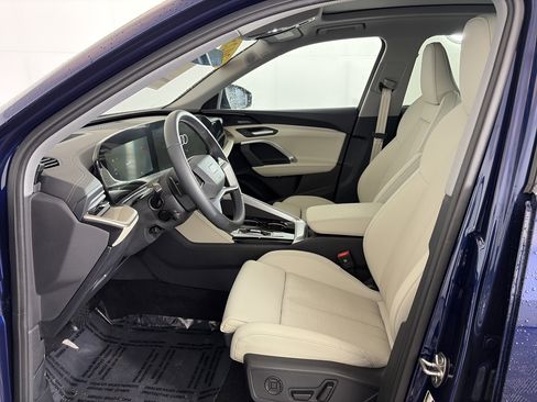 Used 2025 Audi Q5 Premium Plus w/ Premium Plus image 6