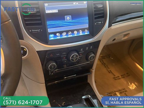 Used 2014 Chrysler 300 w/ Driver Convenience Group RWD image 18