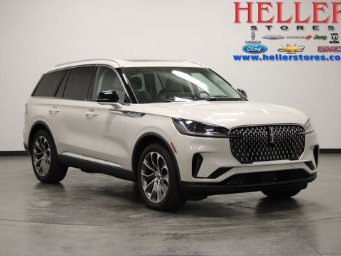 Used 2025 Lincoln Aviator Reserve w/ Illumination Package RWD image 1