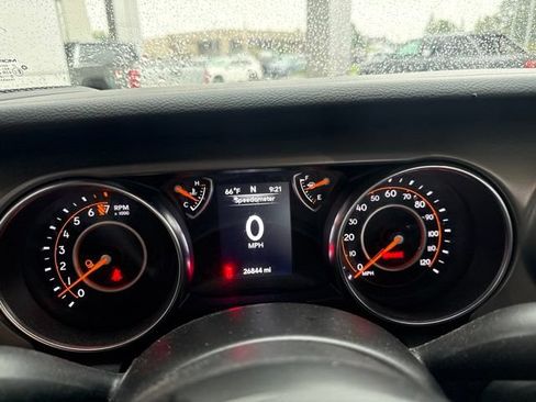 Used 2021 Jeep Gladiator Sport AWD/4WD image 16