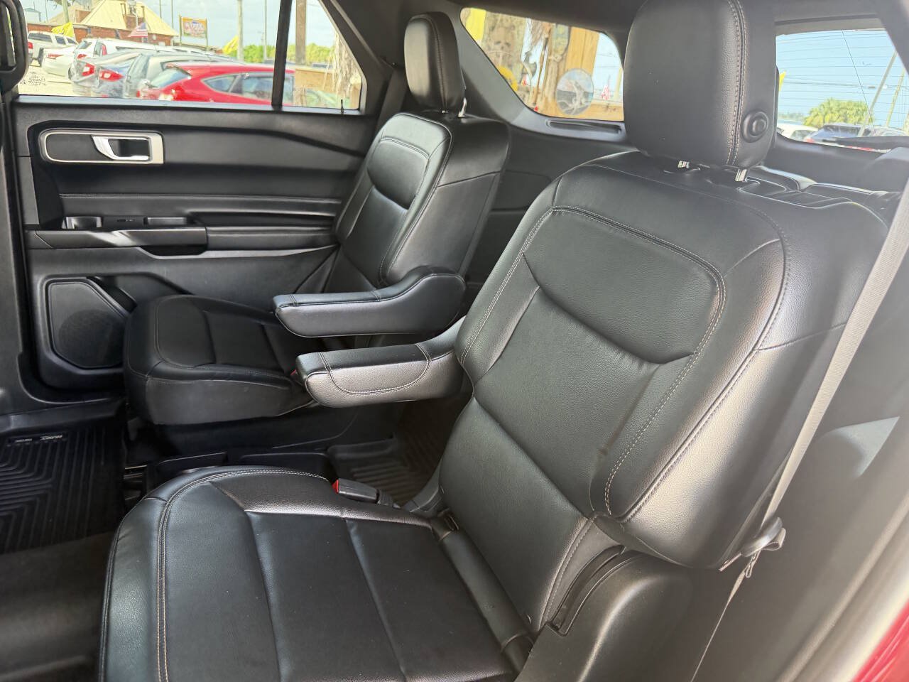 Used 2020 Ford Explorer XLT w/ Equipment Group 202A RWD image 24