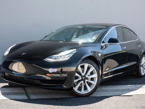 Used 2018 Tesla Model 3 Long Range image 1