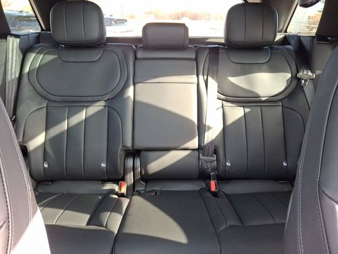 New 2026 Land Rover Range Rover Sport SE image 16