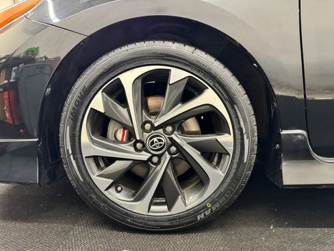 Used 2018 Toyota Corolla iM image 12