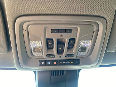 Used 2022 Chevrolet Silverado 1500 LTZ w/ Technology Package image 19