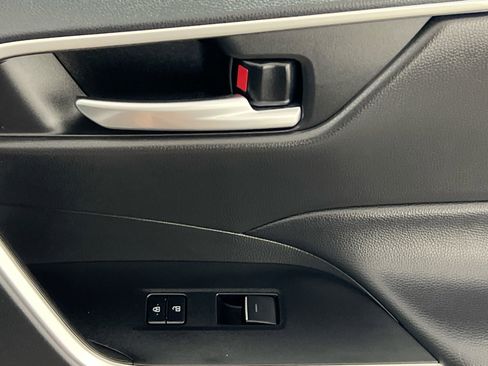 Used 2025 Toyota RAV4 XLE Premium image 32