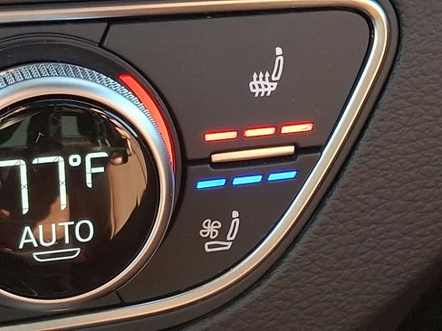 Certified 2025 Audi Q5 2.0T Premium Plus w/ Premium Plus Package image 27